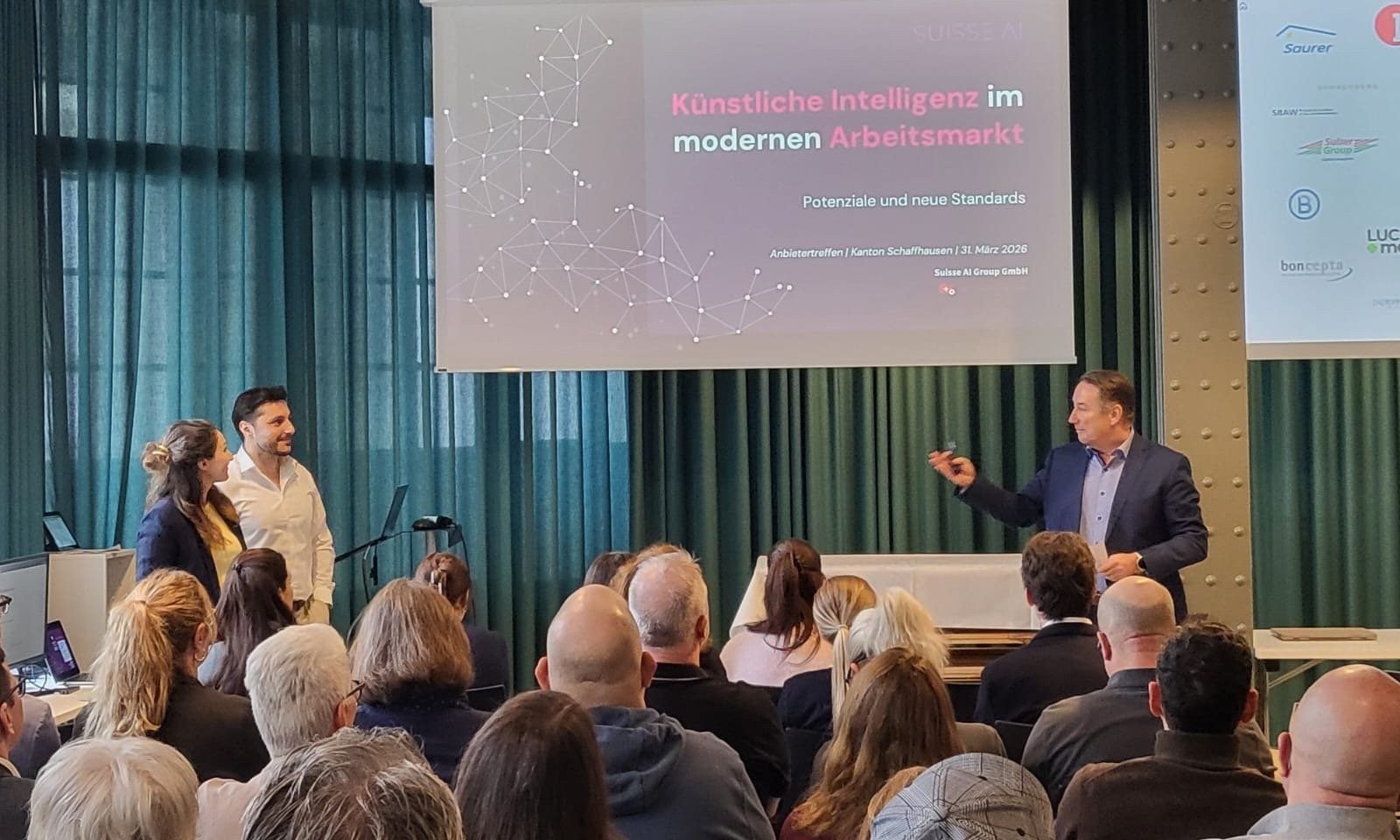 Exposé sur l'intelligence artificielle dans le marché du travail moderne lors de la rencontre des prestataires du canton de Schaffhouse